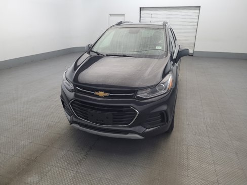 Used 2020 Chevrolet Trax LT w/ LT Convenience Package image 15