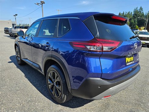 Used 2023 Nissan Rogue SV image 5