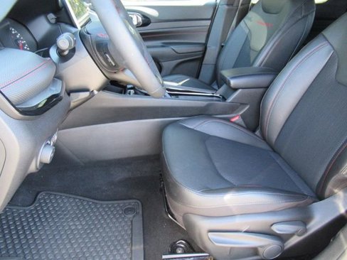 Used 2024 Jeep Compass Trailhawk image 17