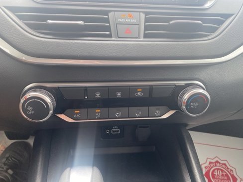 Used 2024 Nissan Altima 2.5 S image 23