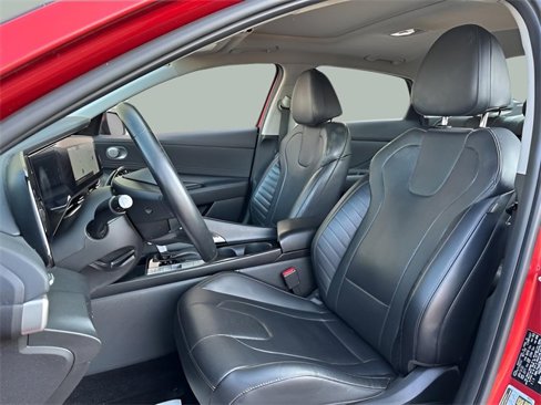 Used 2022 Hyundai Elantra Limited image 17