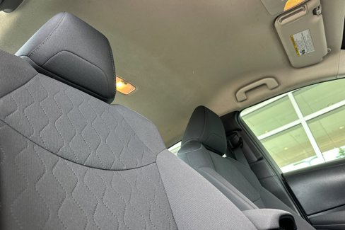 Used 2021 Toyota Corolla LE image 16
