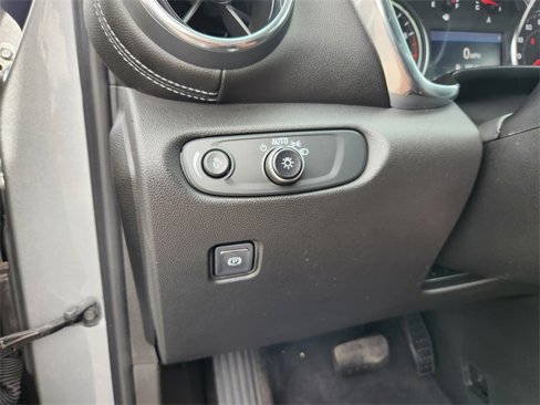 Used 2023 Chevrolet Blazer LT image 7