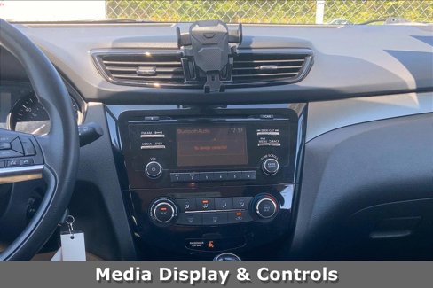 Used 2018 Nissan Rogue Sport S w/ S Appearance Package image 5