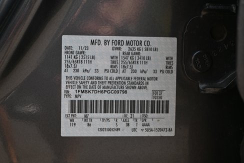 Used 2023 Ford Explorer XLT image 41