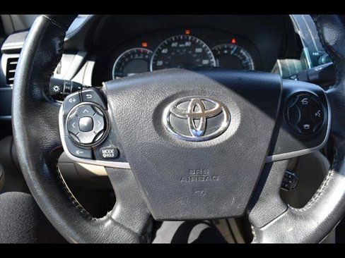 Used 2014 Toyota Camry L image 15