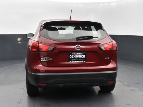 Used 2019 Nissan Rogue Sport S image 6