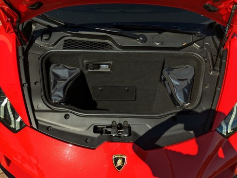 Used 2020 Lamborghini Huracan EVO image 13