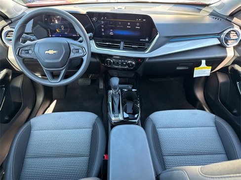 Used 2025 Chevrolet Trax LT image 21