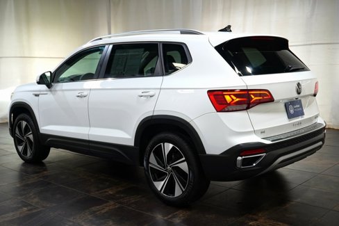 Certified 2024 Volkswagen Taos SE image 7