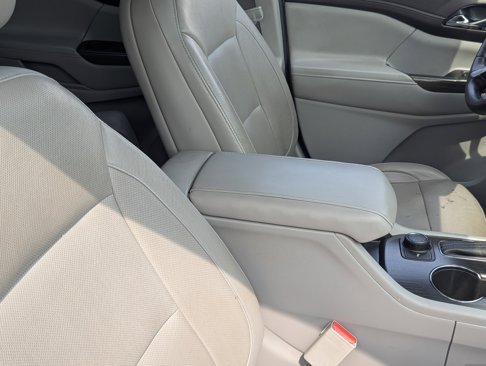Used 2019 GMC Acadia SLT w/ LPO, Floor Liner Package image 5