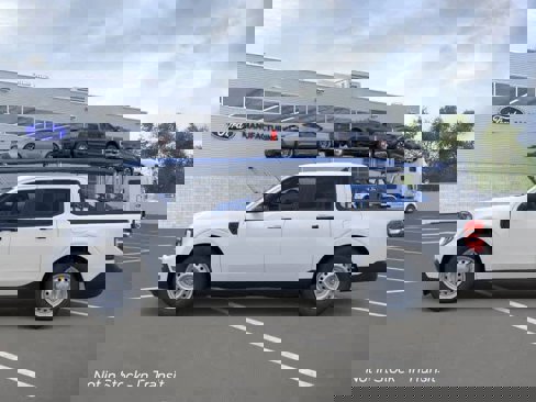 New 2025 Ford Maverick XL image 3