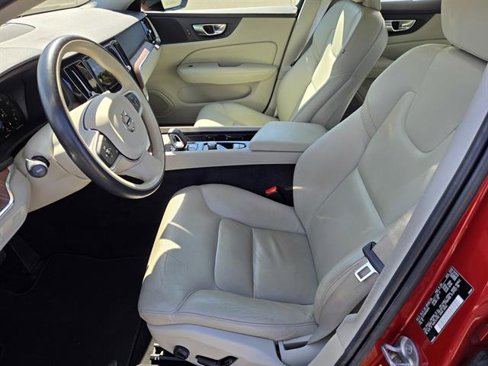 Used 2022 Volvo S60 B5 Momentum image 15