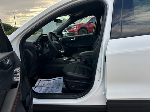 New 2025 Ford Escape ST-Line w/ Tech Pack #1 image 4