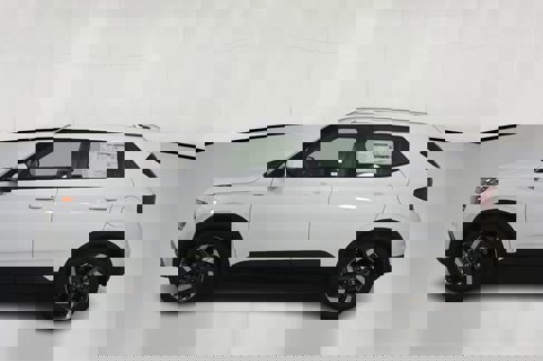 New 2025 Hyundai Venue SEL image 4