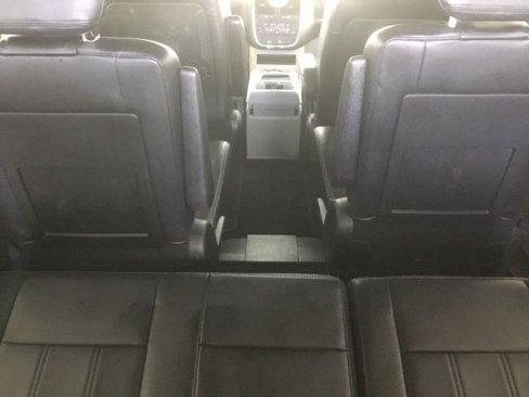 Used 2014 Chrysler Town & Country Touring image 21