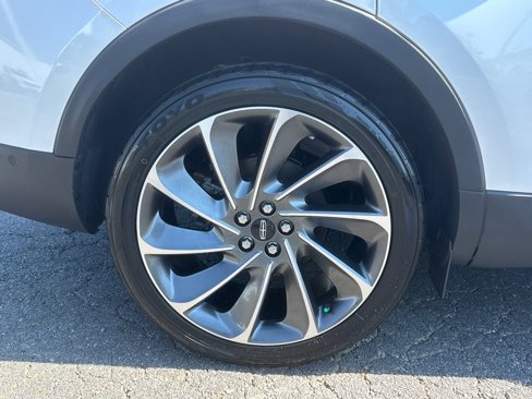 Used 2019 Lincoln Nautilus Reserve image 17