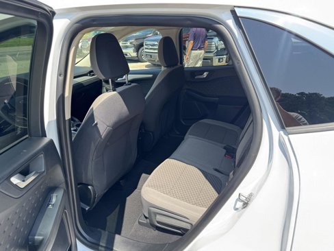Used 2020 Ford Escape SE image 6