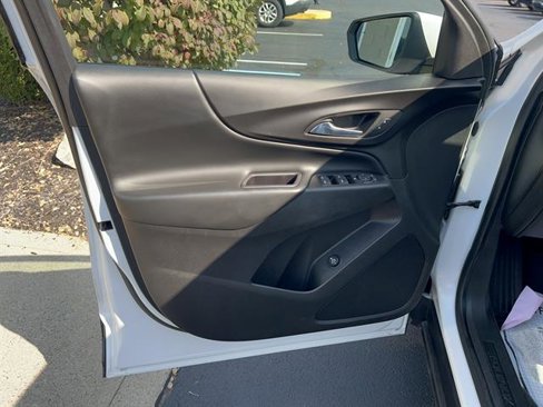 Used 2018 Chevrolet Equinox LT image 14