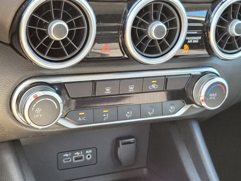 Used 2022 Nissan Sentra SV image 9