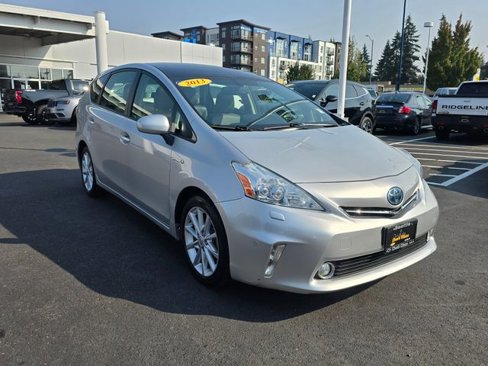 Used 2013 Toyota Prius V image 9