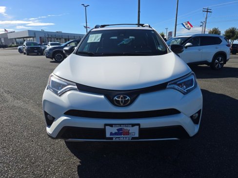 Used 2017 Toyota RAV4 SE image 9