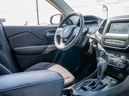 Used 2019 Jeep Cherokee Latitude w/ Popular Appearance Group image 21