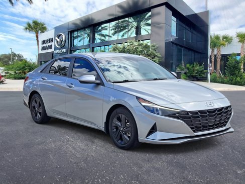 Used 2023 Hyundai Elantra SEL image 3