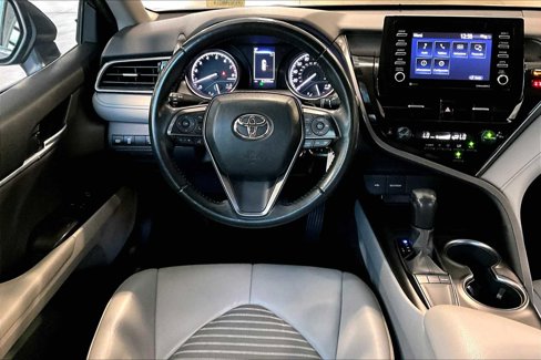 Used 2023 Toyota Camry SE image 17