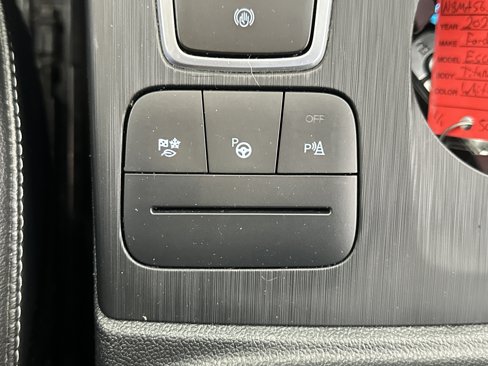 Used 2021 Ford Escape Titanium image 29