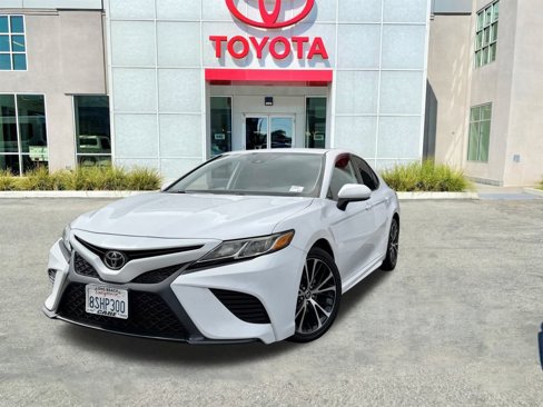 Certified 2020 Toyota Camry SE image 4