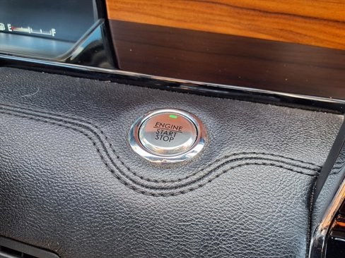 Used 2019 Lincoln Navigator Select w/ Technology Package image 9