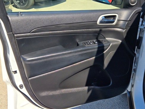 Certified 2021 Jeep Grand Cherokee Laredo image 18
