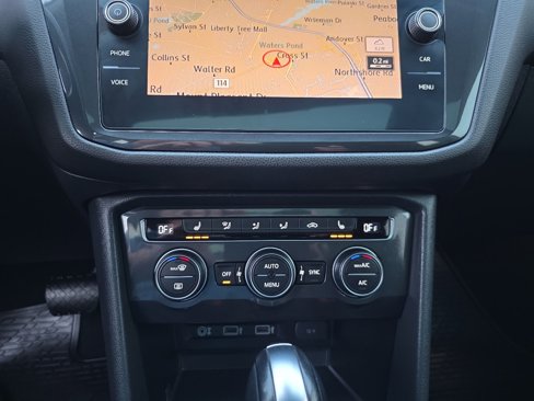 Used 2018 Volkswagen Tiguan SEL image 54