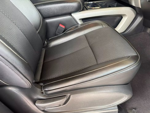 Used 2017 Nissan Titan PRO-4X image 26