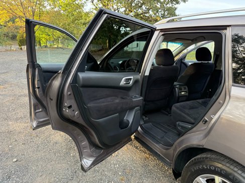 Used 2014 Nissan Pathfinder SV image 25