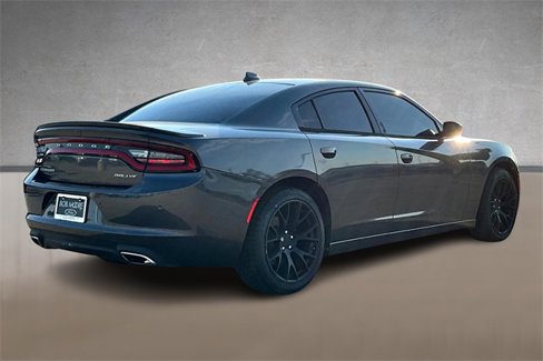 Used 2015 Dodge Charger SXT w/ Driver Confidence Group image 2