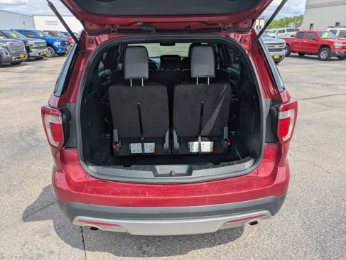 Used 2016 Ford Explorer XLT w/ Equipment Group 202A image 16