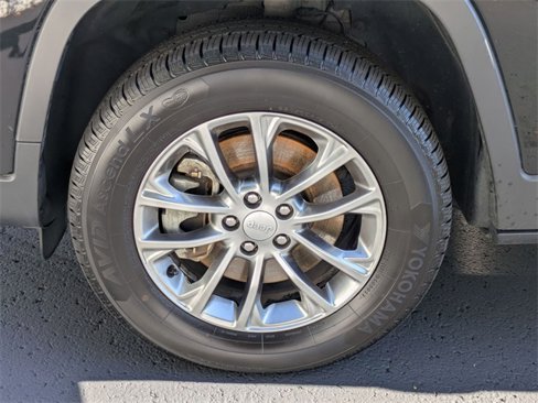 Certified 2021 Jeep Cherokee Latitude Lux w/ Sun & Sound Group image 31