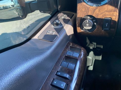 Used 2015 Ford F350 Platinum w/ Platinum Package image 30