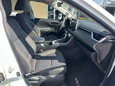 Used 2023 Toyota RAV4 LE image 13