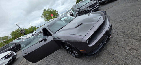 Used 2018 Dodge Challenger SXT w/ Blacktop Package image 18