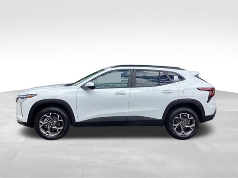 New 2025 Chevrolet Trax LT image 3