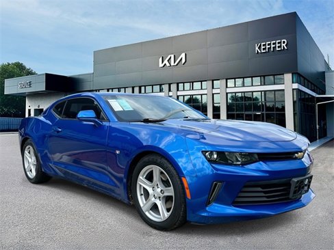 Used 2018 Chevrolet Camaro LT w/ Technology Package image 2