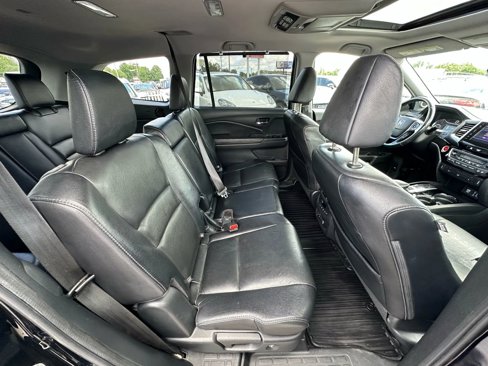 Used 2017 Honda Pilot Touring image 14