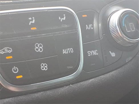 Used 2022 Chevrolet Malibu LT image 10