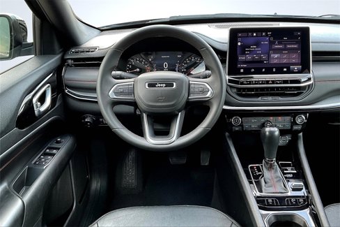 Used 2023 Jeep Compass Trailhawk image 5