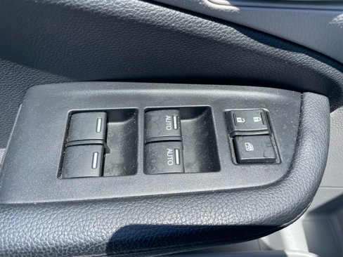 Used 2017 Honda Pilot LX image 12
