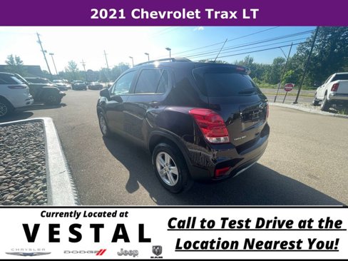 Used 2021 Chevrolet Trax LT w/ LT Convenience Package image 8