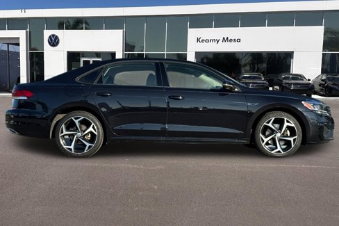 Used 2020 Volkswagen Passat 2.0T R-Line image 3